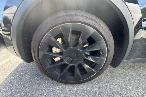 Black 2021 Tesla Model Y Long Range