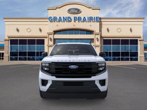Space Silver Metallic 2026 Ford Expedition Active