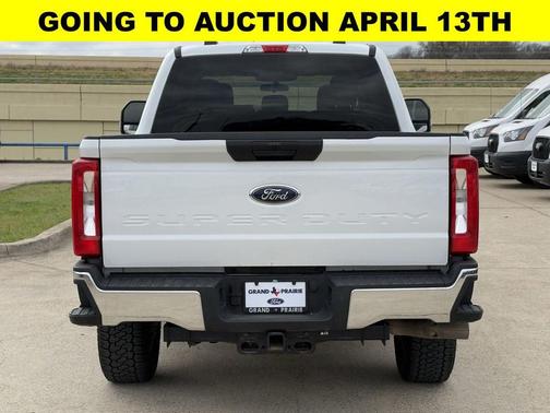 Oxford White 2025 Ford F-250 XLT