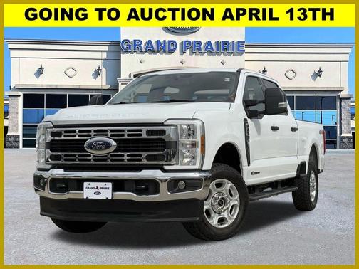 Oxford White 2025 Ford F-250 XLT