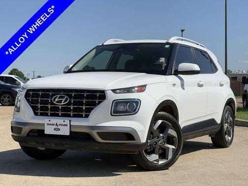 Lunar White 2024 Hyundai VENUE SEL