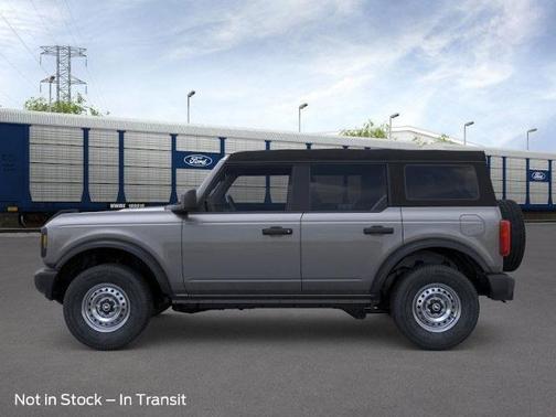 Carbonized Gray Metallic 2026 Ford Bronco Base