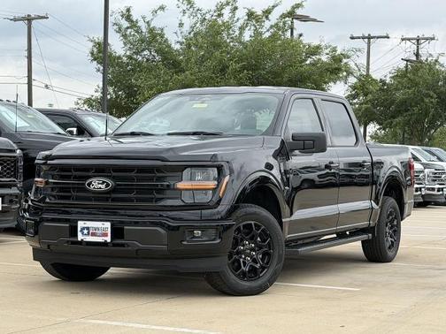 Agate Black Metallic 2026 Ford F-150 XLT