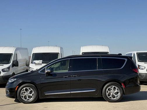 2023 Chrysler Pacifica Limited