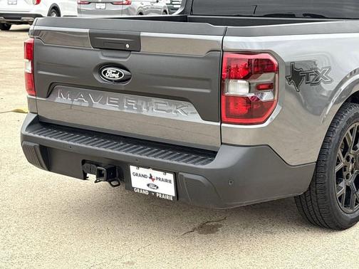 Carbonized Gray Metallic 2025 Ford Maverick XLT