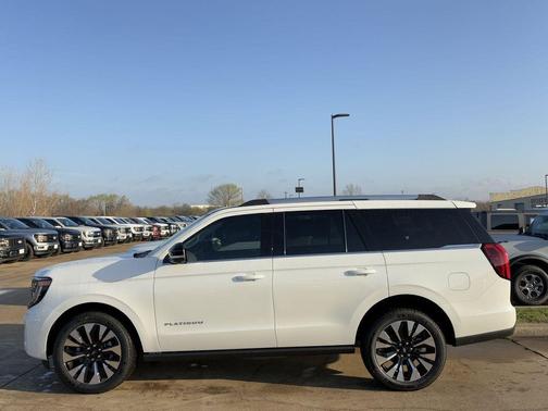 2026 Ford Expedition Platinum