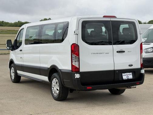 Oxford White 2022 Ford Transit-350 XLT