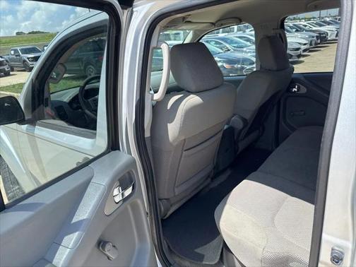 2014 Nissan Frontier S