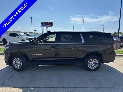 Black 2024 Chevrolet Suburban LT