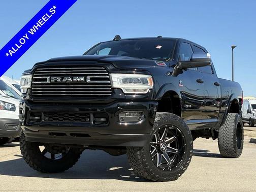 2020 RAM 2500 Laramie Crew Cab 4X4 6'4' Box