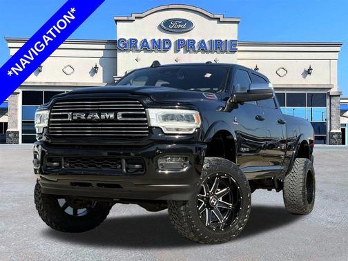 2020 RAM 2500 Laramie Crew Cab 4X4 6'4' Box