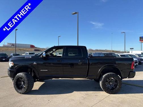 2020 RAM 2500 Laramie Crew Cab 4X4 6'4' Box