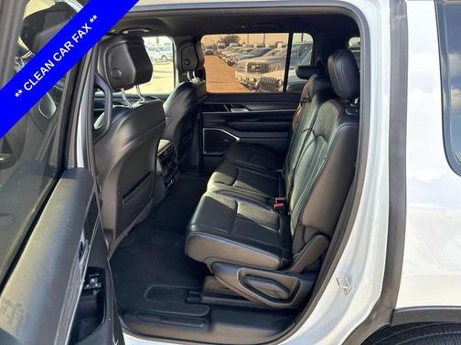 2024 Jeep Wagoneer Series II 4x2