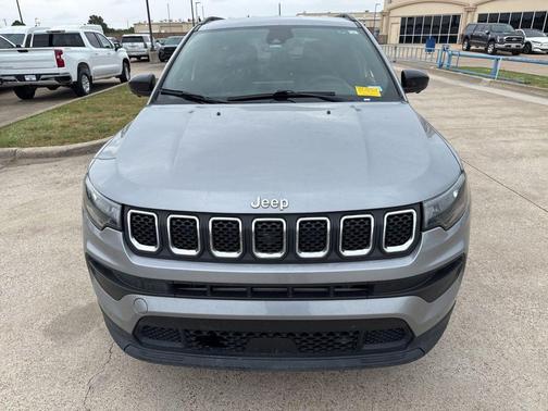Billet Silver Metallic Clearcoat 2023 Jeep Compass Latitude