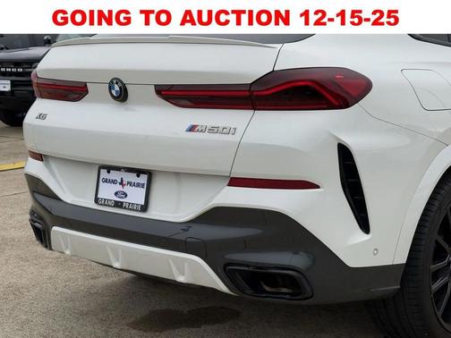 2022 BMW X6 M50i