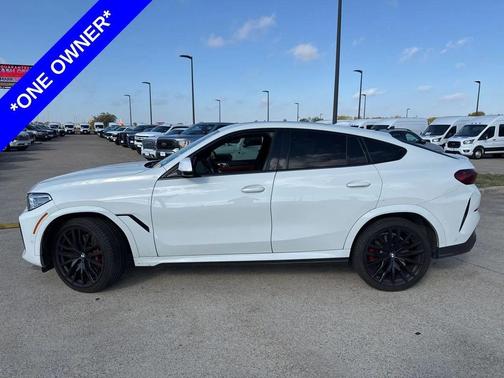 2022 BMW X6 M50i