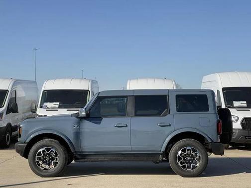 Azure Gray Metallic Tri-Coat 2025 Ford Bronco Outer Banks