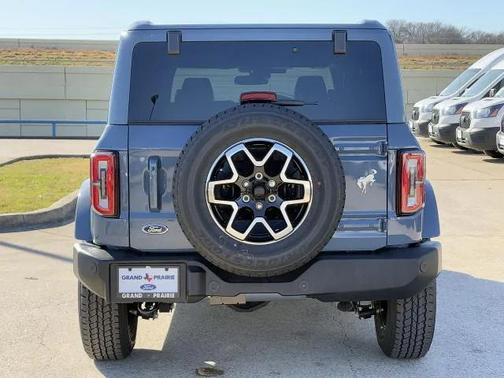 Azure Gray Metallic Tri-Coat 2025 Ford Bronco Outer Banks