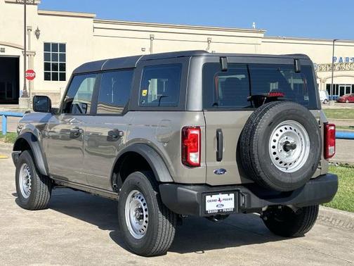 2025 Ford Bronco Base