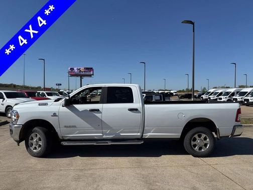 2024 RAM 3500 Big Horn Crew Cab 4x4 8' Box