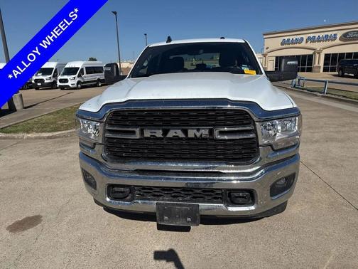 2024 RAM 3500 Big Horn Crew Cab 4x4 8' Box