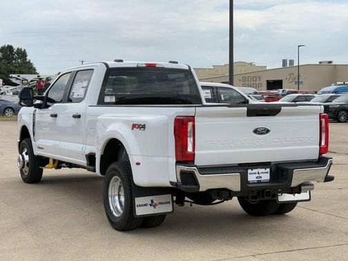 Oxford White 2026 Ford F-350 XL