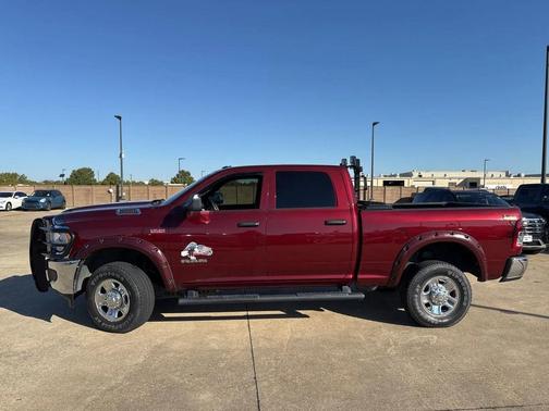 2022 RAM 2500 Tradesman Crew Cab 4x4 6'4' Box