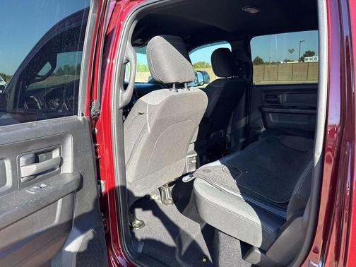 2022 RAM 2500 Tradesman Crew Cab 4x4 6'4' Box