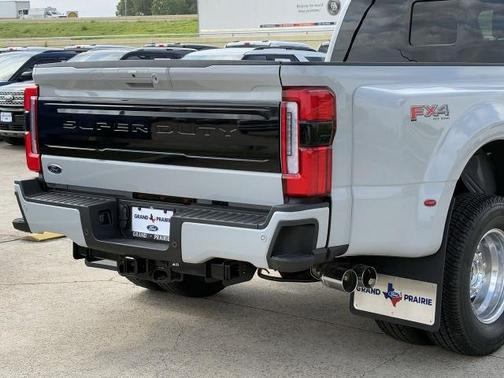 2025 Ford F-350 Platinum