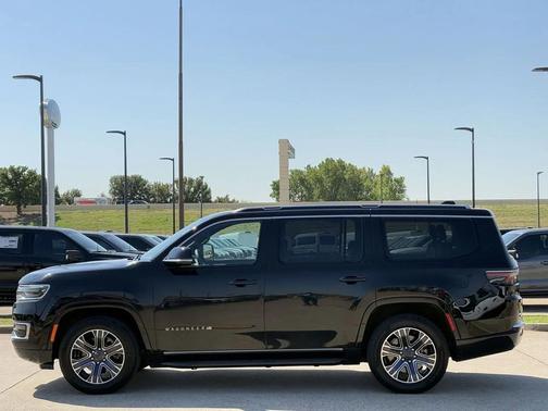 2024 Jeep Wagoneer Series II 4x2