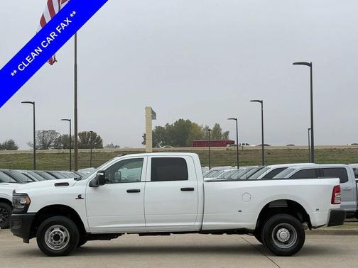 2023 RAM 3500 Tradesman Crew Cab 4x4 8' Box