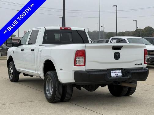 2023 RAM 3500 Tradesman Crew Cab 4x4 8' Box