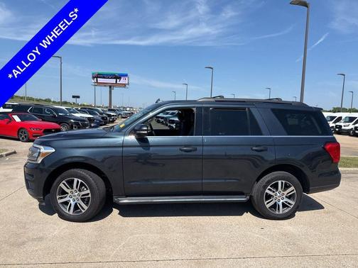 Blue Metallic 2022 Ford Expedition XLT