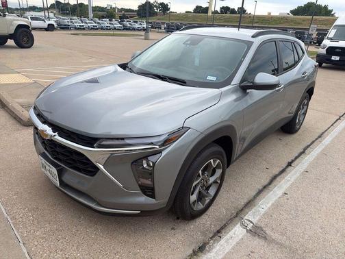 Sterling Gray Metallic 2026 Chevrolet Trax LT