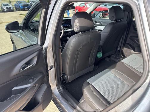 Sterling Gray Metallic 2026 Chevrolet Trax LT