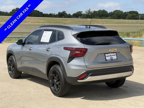 Sterling Gray Metallic 2026 Chevrolet Trax LT