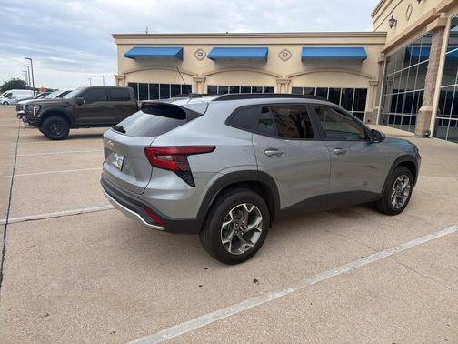 Sterling Gray Metallic 2026 Chevrolet Trax LT