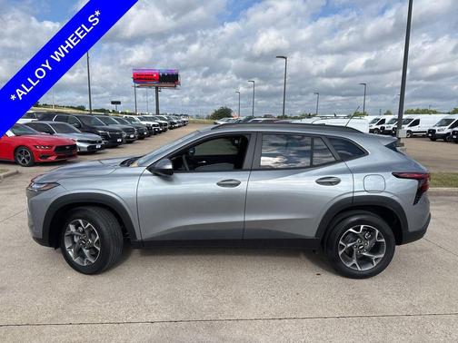 Sterling Gray Metallic 2026 Chevrolet Trax LT