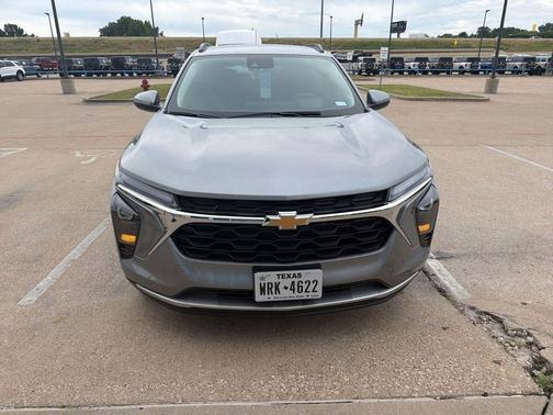 Sterling Gray Metallic 2026 Chevrolet Trax LT