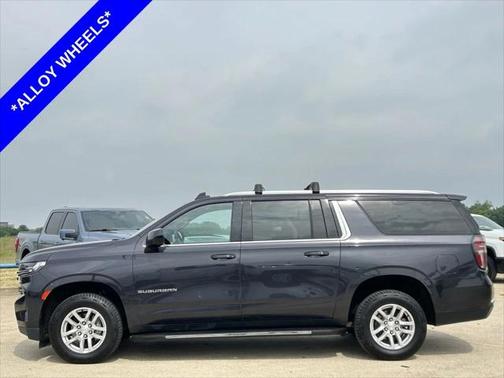 2023 Chevrolet Suburban LT