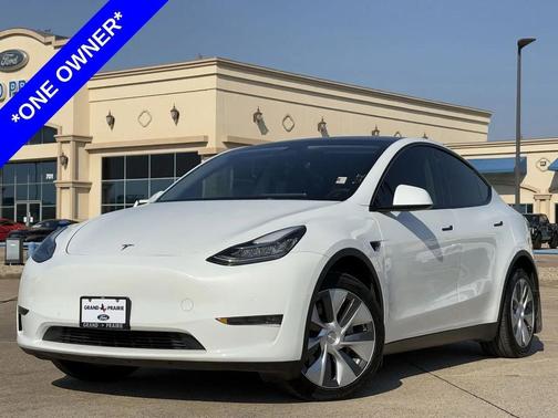 2022 Tesla Model Y Long Range Dual Motor All-Wheel Drive