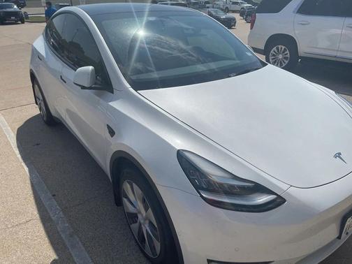 2022 Tesla Model Y Long Range Dual Motor All-Wheel Drive