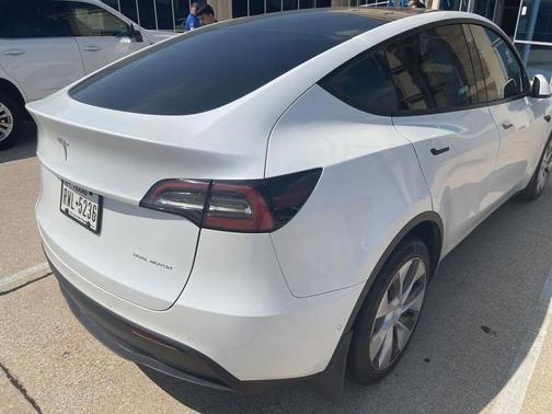 2022 Tesla Model Y Long Range Dual Motor All-Wheel Drive