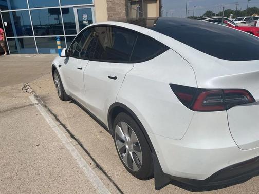 2022 Tesla Model Y Long Range Dual Motor All-Wheel Drive