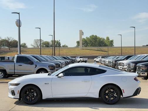 Oxford White 2026 Ford Mustang GT