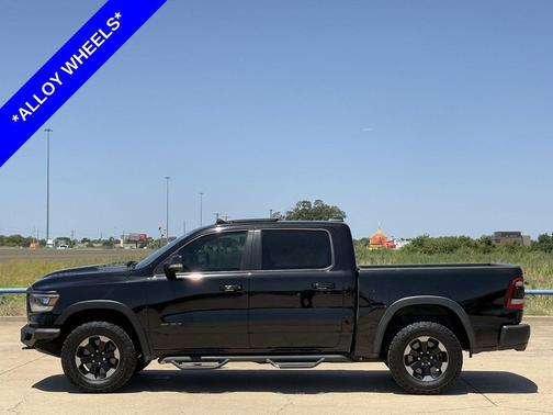Diamond Black Crystal Pearlcoat 2020 RAM 1500 Rebel