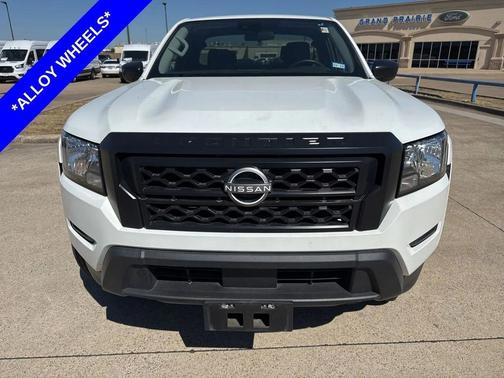 2024 Nissan Frontier S