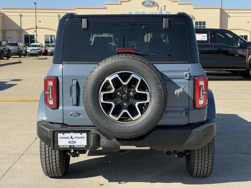 Azure Gray Metallic Tri-Coat 2025 Ford Bronco Outer Banks