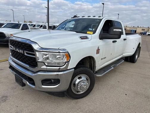 2024 RAM 3500 Big Horn Crew Cab 4x4 8' Box