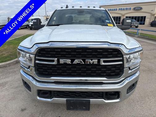 2024 RAM 3500 Big Horn Crew Cab 4x4 8' Box